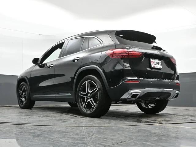 Nuevos MERCEDES-BENZ GLA à Estados chez autogozo