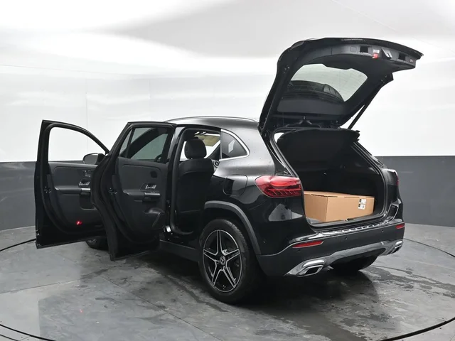 Nuevos MERCEDES-BENZ GLA à Estados chez autogozo