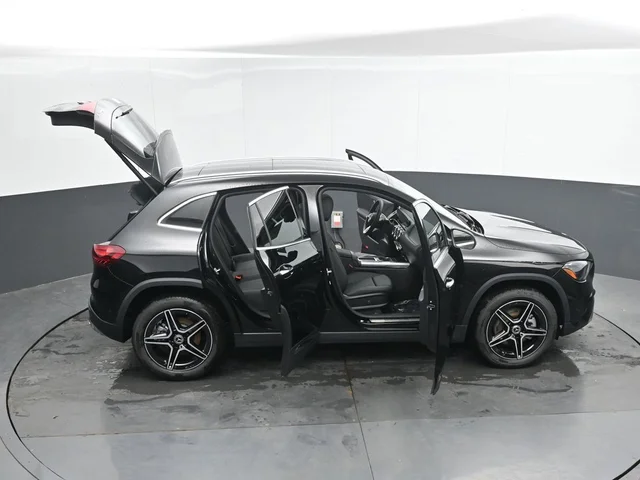 Nuevos MERCEDES-BENZ GLA à Estados chez autogozo