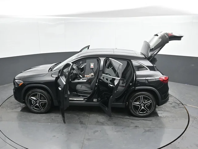 Nuevos MERCEDES-BENZ GLA à Estados chez autogozo