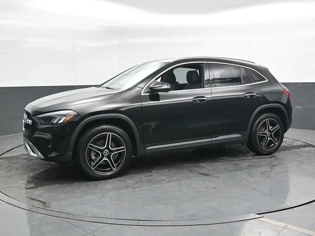 Nuevos MERCEDES-BENZ GLA à Estados chez autogozo