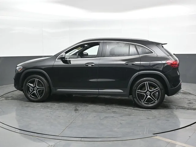 Nuevos MERCEDES-BENZ GLA à Estados chez autogozo
