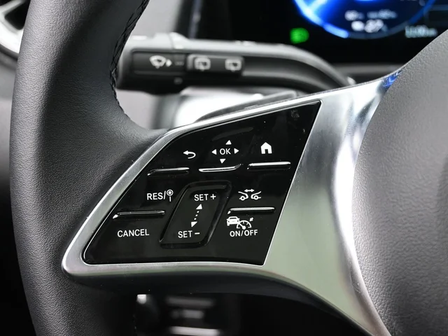 Nuevos MERCEDES-BENZ EQB à Estados chez autogozo