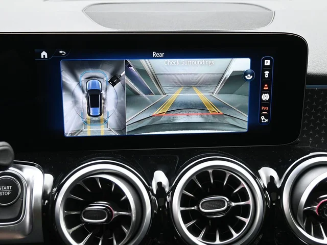 Nuevos MERCEDES-BENZ EQB à Estados chez autogozo