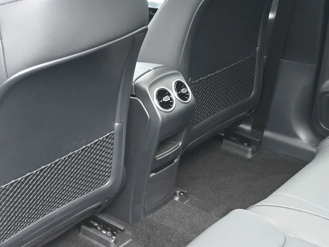 Nuevos MERCEDES-BENZ EQB à Estados chez autogozo