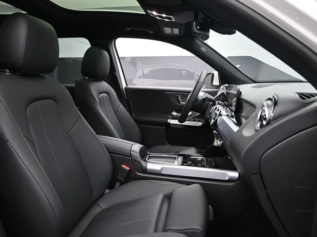 Nuevos MERCEDES-BENZ EQB à Estados chez autogozo