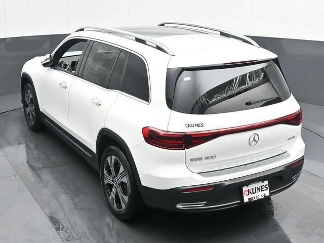 Nuevos MERCEDES-BENZ EQB à Estados chez autogozo