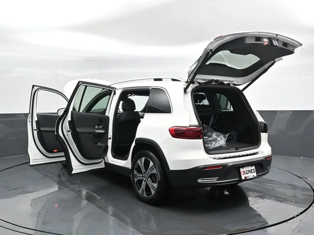 Nuevos MERCEDES-BENZ EQB à Estados chez autogozo