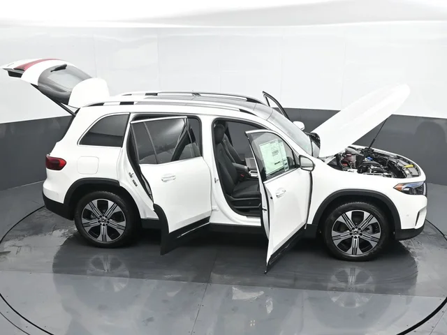 Nuevos MERCEDES-BENZ EQB à Estados chez autogozo