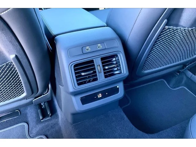 Nuevos AUDI SQ5 à Estados chez autogozo