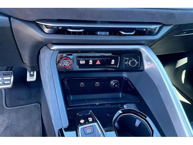 Nuevos AUDI SQ5 à Estados chez autogozo