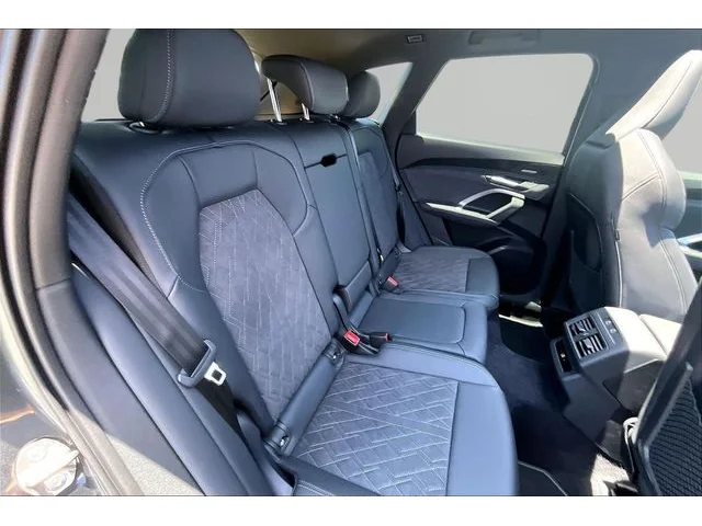 Nuevos AUDI SQ5 à Estados chez autogozo