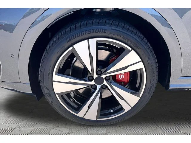 Nuevos AUDI SQ5 à Estados chez autogozo