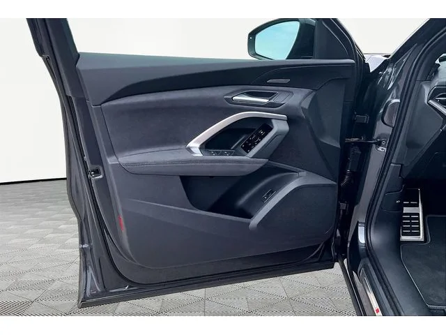Nuevos AUDI SQ5 à Estados chez autogozo