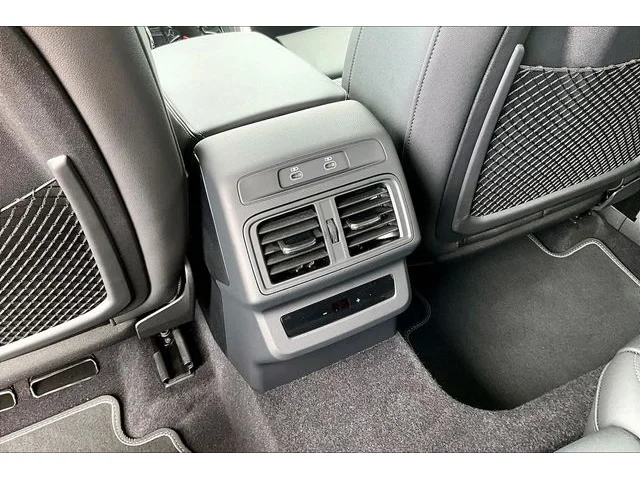 Nuevos AUDI SQ5 à Estados chez autogozo