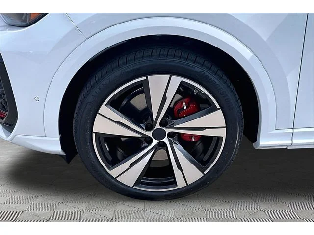 Nuevos AUDI SQ5 à Estados chez autogozo