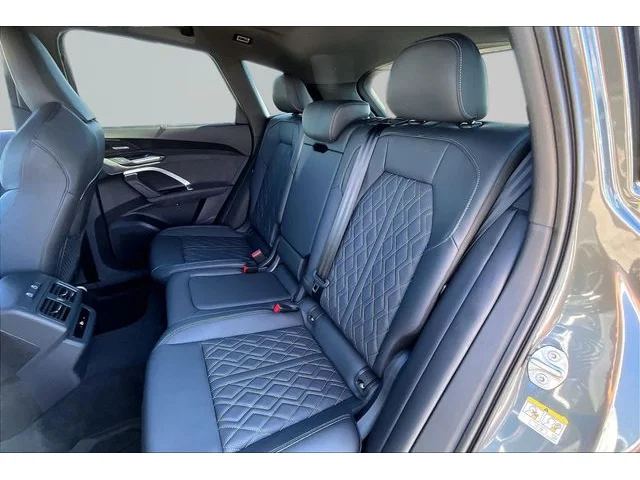 Nuevos AUDI SQ5 à Estados chez autogozo