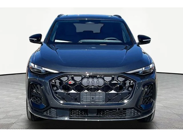 Nuevos AUDI SQ5 à Estados chez autogozo