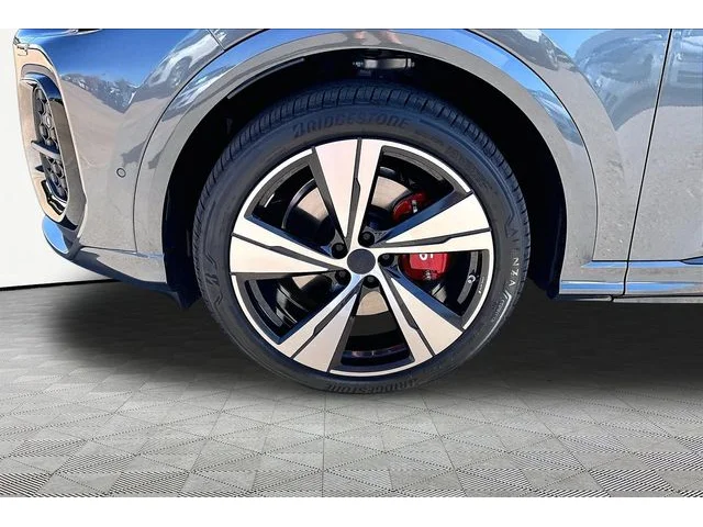 Nuevos AUDI SQ5 à Estados chez autogozo