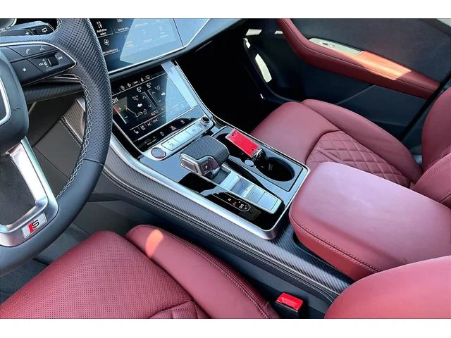 Nuevos AUDI SQ8 à Estados chez autogozo