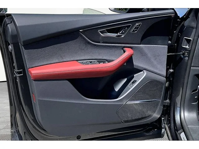 Nuevos AUDI SQ8 à Estados chez autogozo