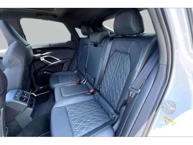 Nuevos AUDI SQ5 SPORTBACK à Estados chez autogozo