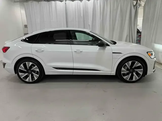 SEMINUEVOS AUDI Q8 Sportback e-tron a Estados en autogozo