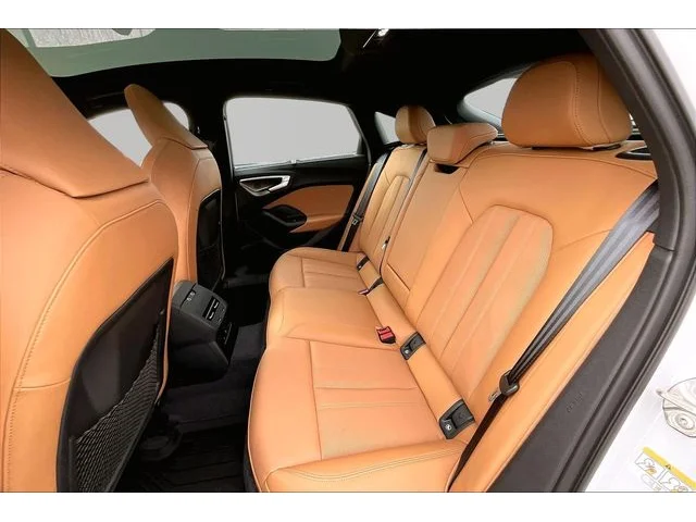 Nuevos AUDI A5 à Estados chez autogozo