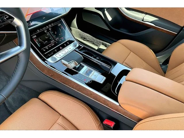 Nuevos AUDI A8 à Estados chez autogozo