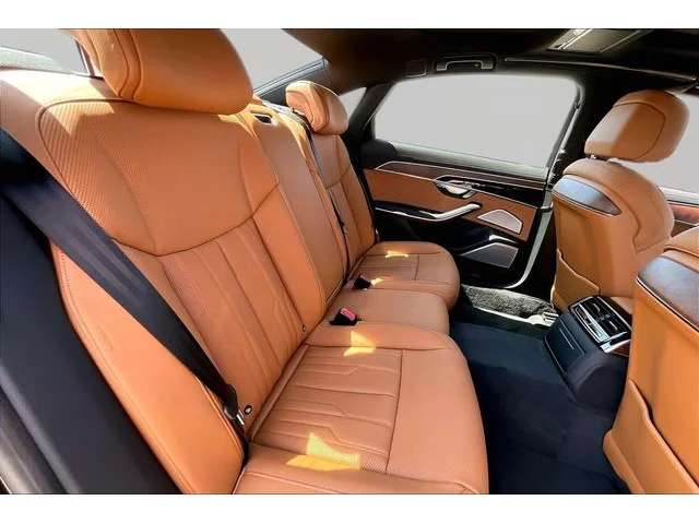 Nuevos AUDI A8 à Estados chez autogozo