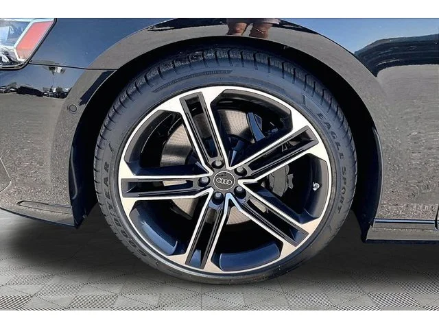 Nuevos AUDI A8 à Estados chez autogozo