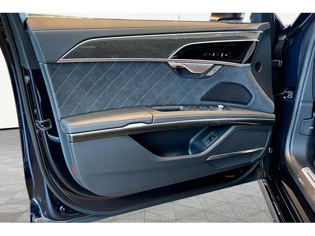 Nuevos AUDI S8 à Estados chez autogozo