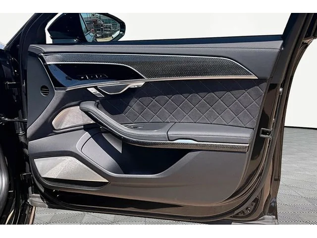 Nuevos AUDI S8 à Estados chez autogozo