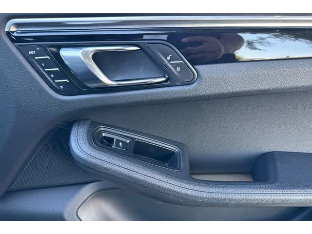 SEMINUEVOS PORSCHE Macan at ELK GROVE in Elk Grove Buick GMC