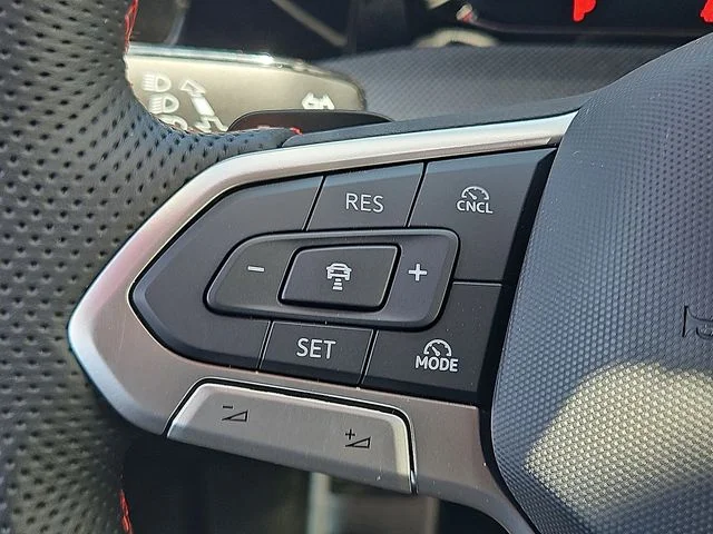 Nuevos VOLKSWAGEN GOLF GTI à Estados chez autogozo