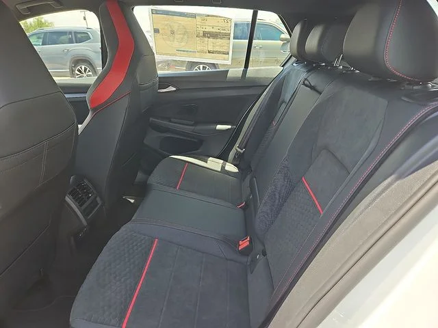 Nuevos VOLKSWAGEN GOLF GTI à Estados chez autogozo