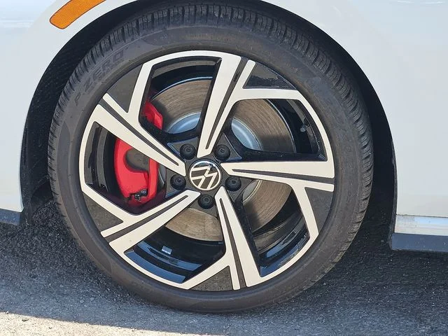 Nuevos VOLKSWAGEN GOLF GTI à Estados chez autogozo