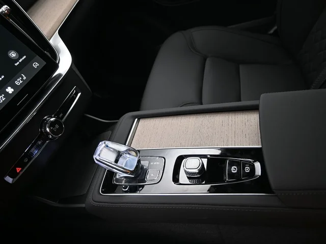 Nuevos VOLVO XC90 à Estados chez autogozo