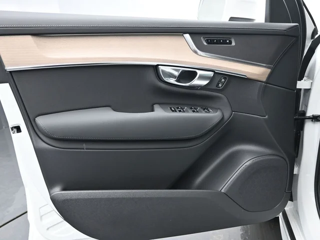 Nuevos VOLVO XC90 à Estados chez autogozo