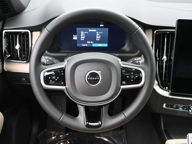 Nuevos VOLVO XC90 à Estados chez autogozo