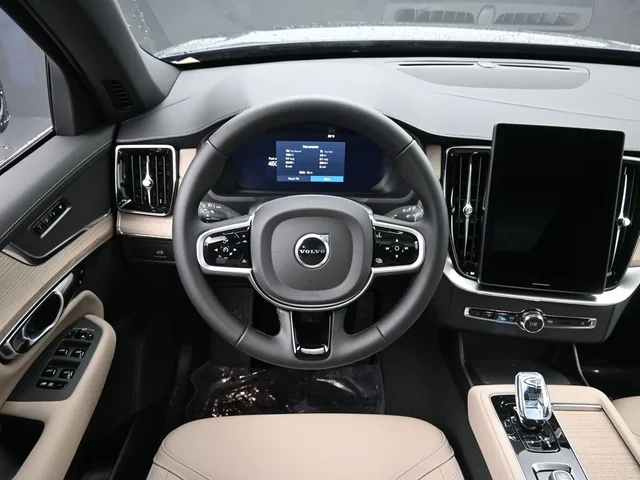 Nuevos VOLVO XC90 à Estados chez autogozo