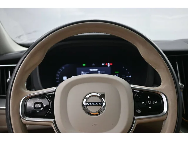 SEMINUEVOS VOLVO XC60 Recharge Plug-In Hybrid a Estados en autogozo