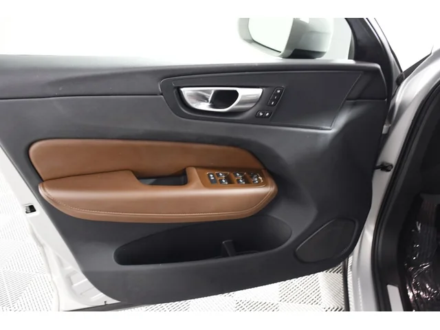 SEMINUEVOS VOLVO XC60 Recharge Plug-In Hybrid a Estados en autogozo