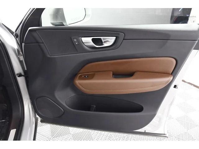 SEMINUEVOS VOLVO XC60 Recharge Plug-In Hybrid a Estados en autogozo
