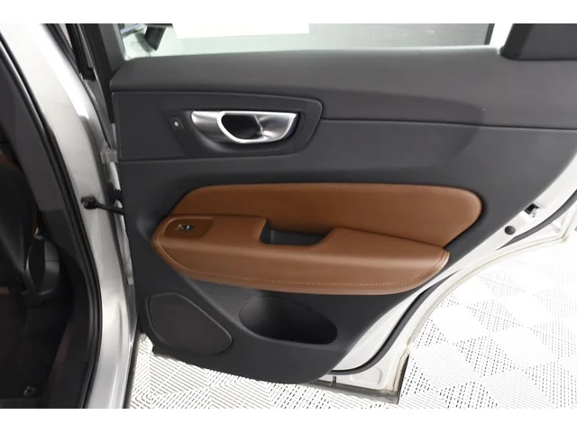 SEMINUEVOS VOLVO XC60 Recharge Plug-In Hybrid a Estados en autogozo