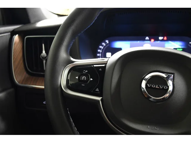 SEMINUEVOS VOLVO XC60 Recharge Plug-In Hybrid a Estados en autogozo