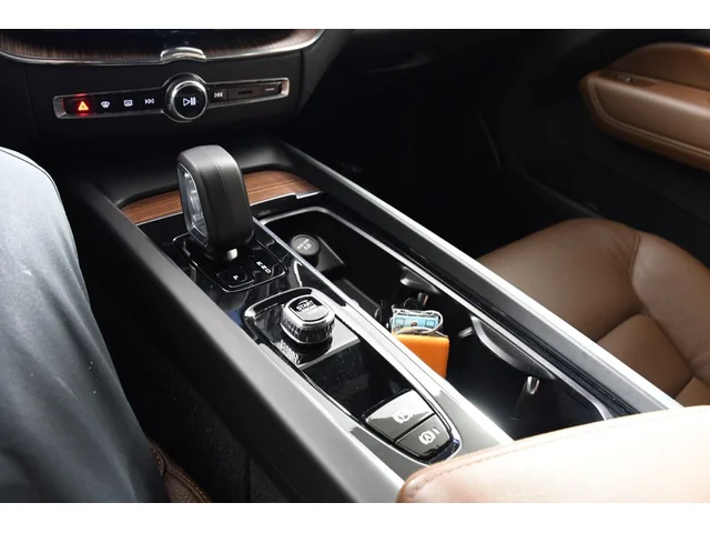 SEMINUEVOS VOLVO XC60 Recharge Plug-In Hybrid a Estados en autogozo