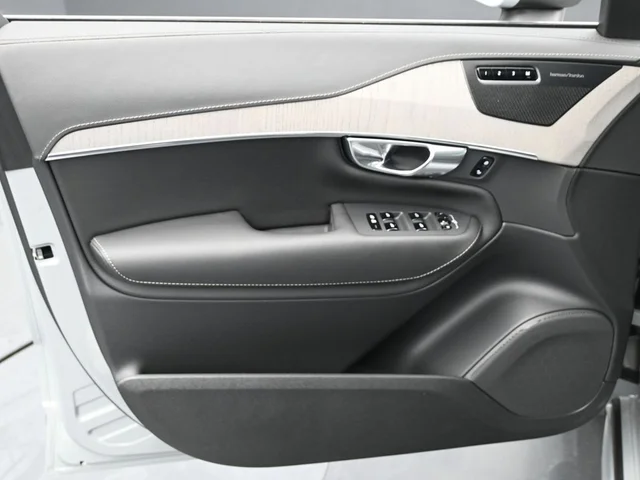 Nuevos VOLVO XC90 PLUG-IN HYBRID à Estados chez autogozo