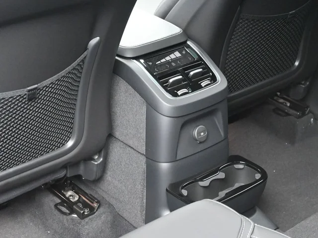 Nuevos VOLVO XC90 PLUG-IN HYBRID à Estados chez autogozo