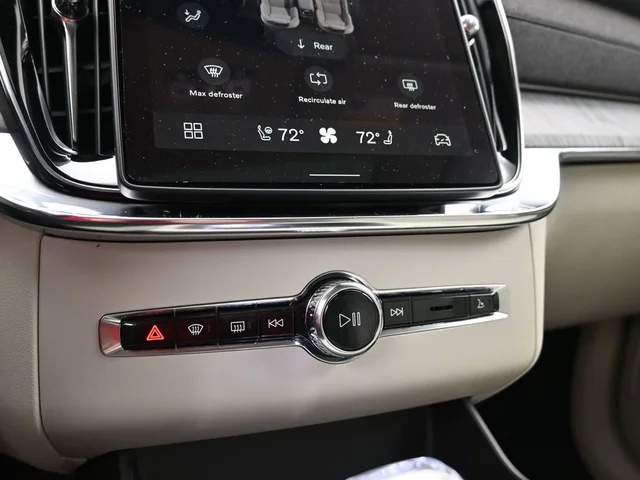 Nuevos VOLVO XC90 PLUG-IN HYBRID à Estados chez autogozo